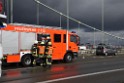 Schwerer LKW VU PKlemm A 4 Rich Olpe auf der Rodenkirchener Bruecke P159